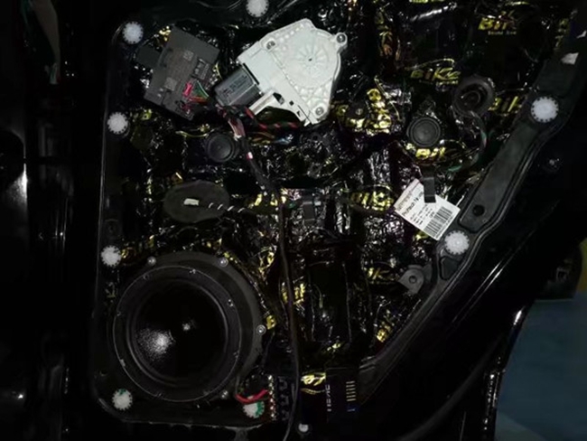 为什么邂逅了德国ETON，大众途锐变得如此温柔？