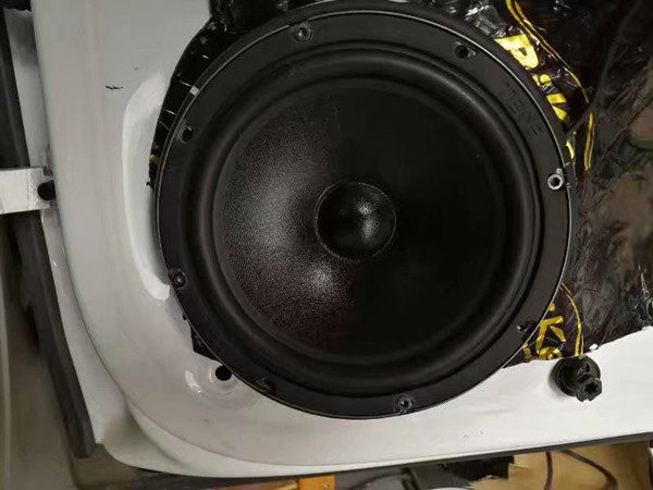 舒服的午后需要一首音乐来安抚，新疆高尔夫7升级德国ETON