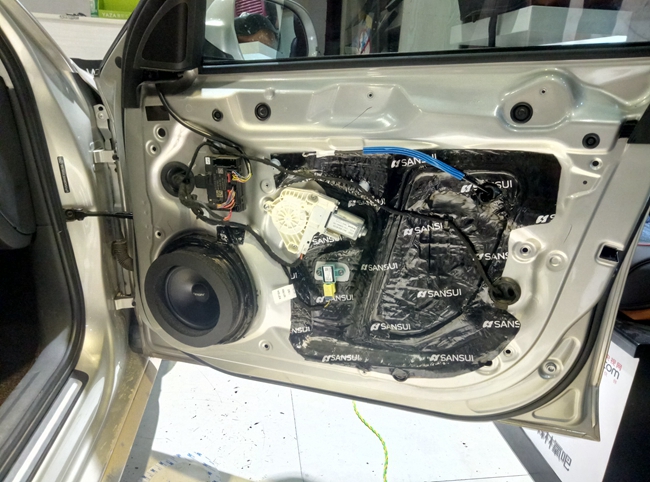 新锐达奥迪A4L升级德国伊顿，入门级感受大不同！