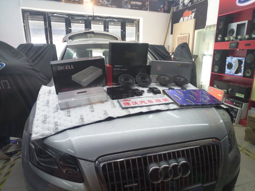 天津捷沃奥迪Q5升级斯派朗魔音盒，这个冬天有TA才“美”！