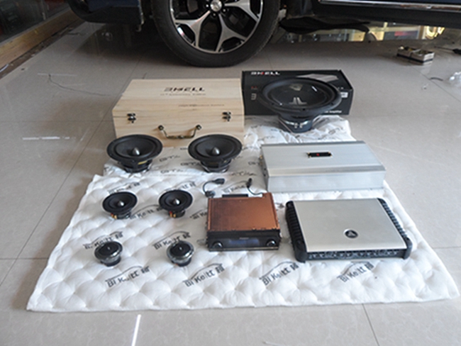 昆明魔音车坊斯巴鲁森林人升级霸克十周年纪念版三分频，铁汉柔情