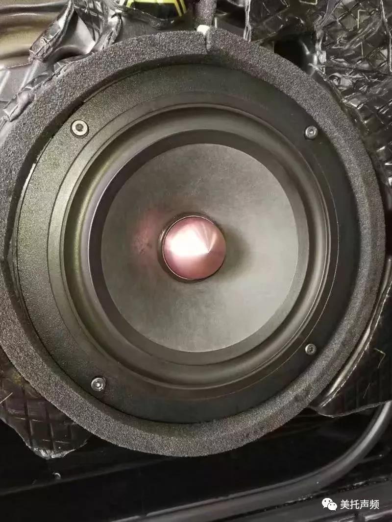 殿堂级移动剧院，宾利启用美国Hybrid Audio限量豪华音响套餐【新疆车改坊】