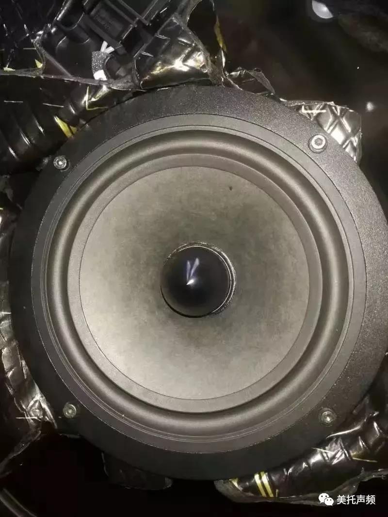 殿堂级移动剧院，宾利启用美国Hybrid Audio限量豪华音响套餐【新疆车改坊】