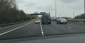 敢和保时捷宝马对飙的小钢炮大众GTI，音响改装起来也是如此拉风！