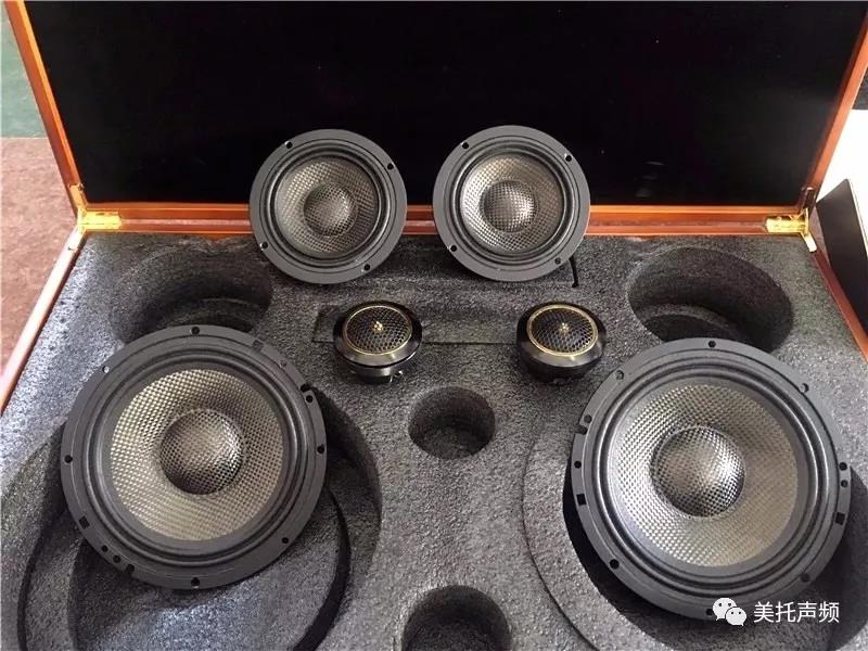 两台PS8，30W重金打造-车改坊武汉店为奥迪Q5音响升级美国Hybrid Audio