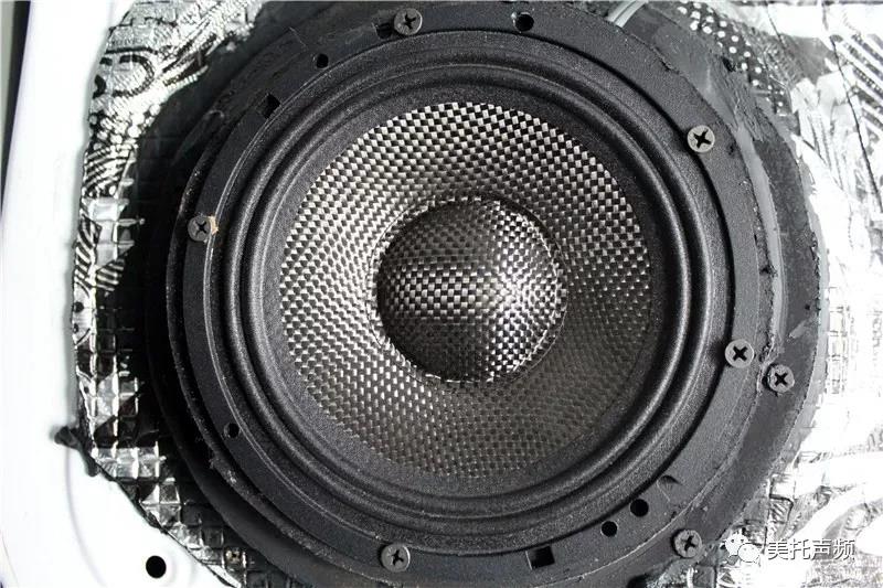 两台PS8，30W重金打造-车改坊武汉店为奥迪Q5音响升级美国Hybrid Audio