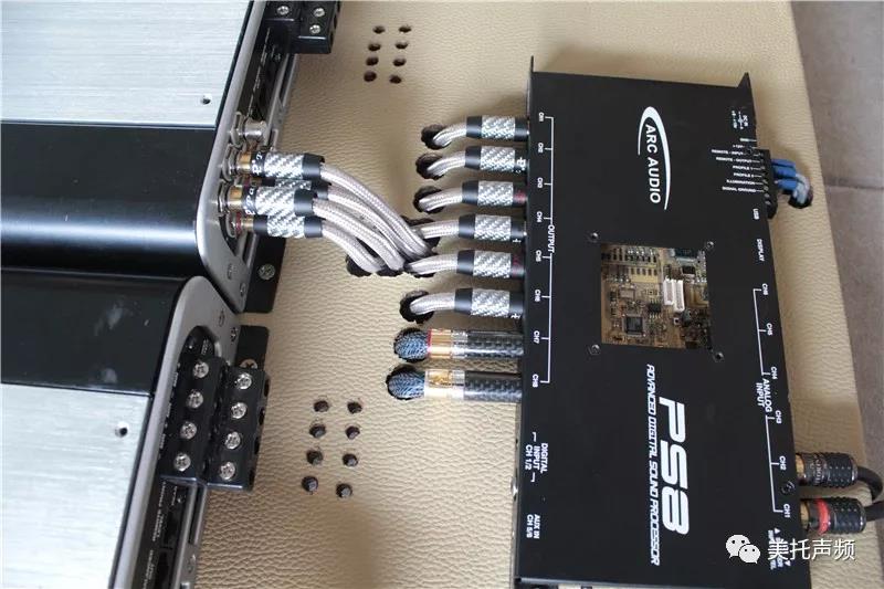 两台PS8，30W重金打造-车改坊武汉店为奥迪Q5音响升级美国Hybrid Audio