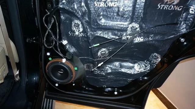 全力开唱-车改坊广州帝锐店汉兰达汽车音响改装德国伊顿RSR160三分频