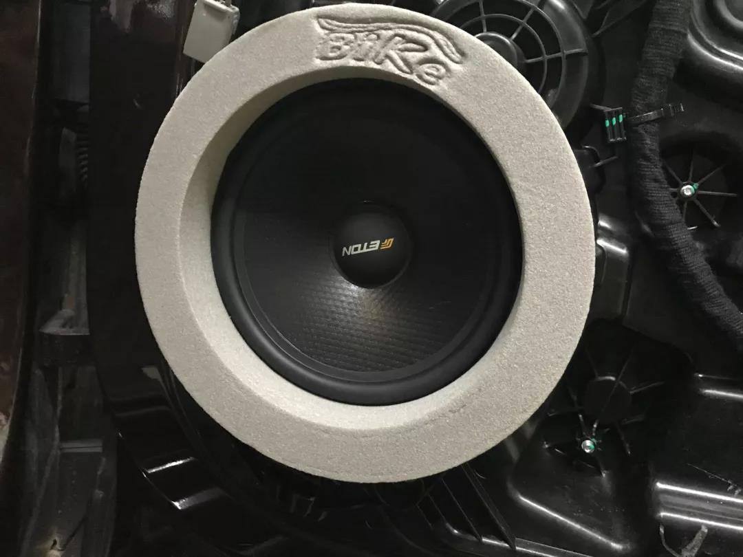 实力诱惑听感-车改坊重庆店沃尔沃汽车音响升级德国伊顿POW三分频