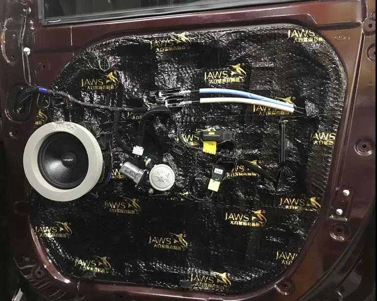 遇见心声-车改坊重庆店起亚嘉华汽车音响升级伊顿POW160.2两分频