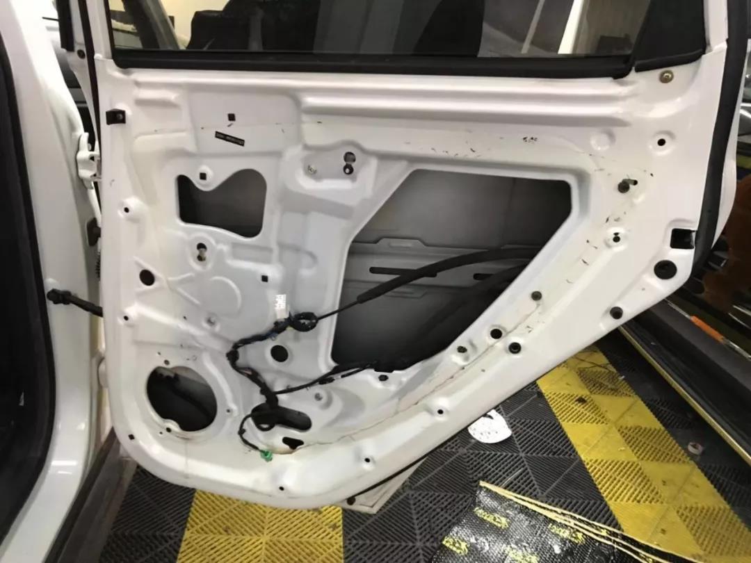 车主都说，这一对比很受伤呀！-车改坊重庆店长安CS35汽车音响升级美国霸克