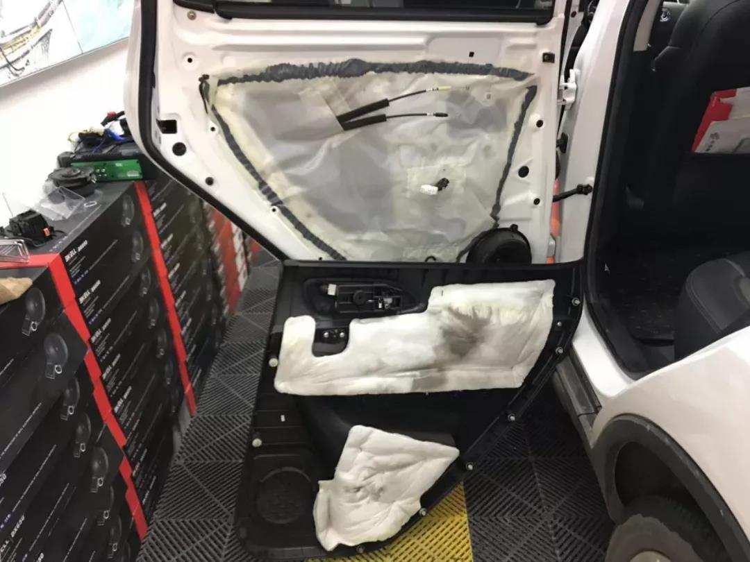 车主都说，这一对比很受伤呀！-车改坊重庆店长安CS35汽车音响升级美国霸克