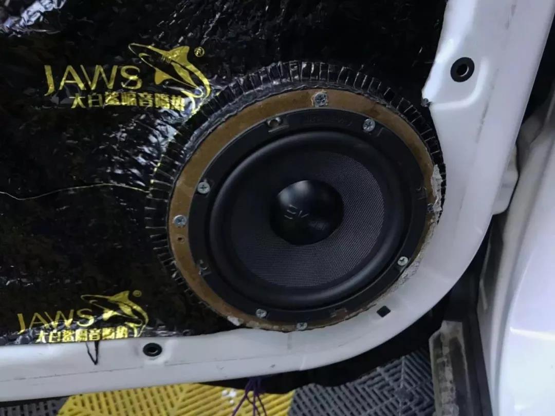 车主都说，这一对比很受伤呀！-车改坊重庆店长安CS35汽车音响升级美国霸克