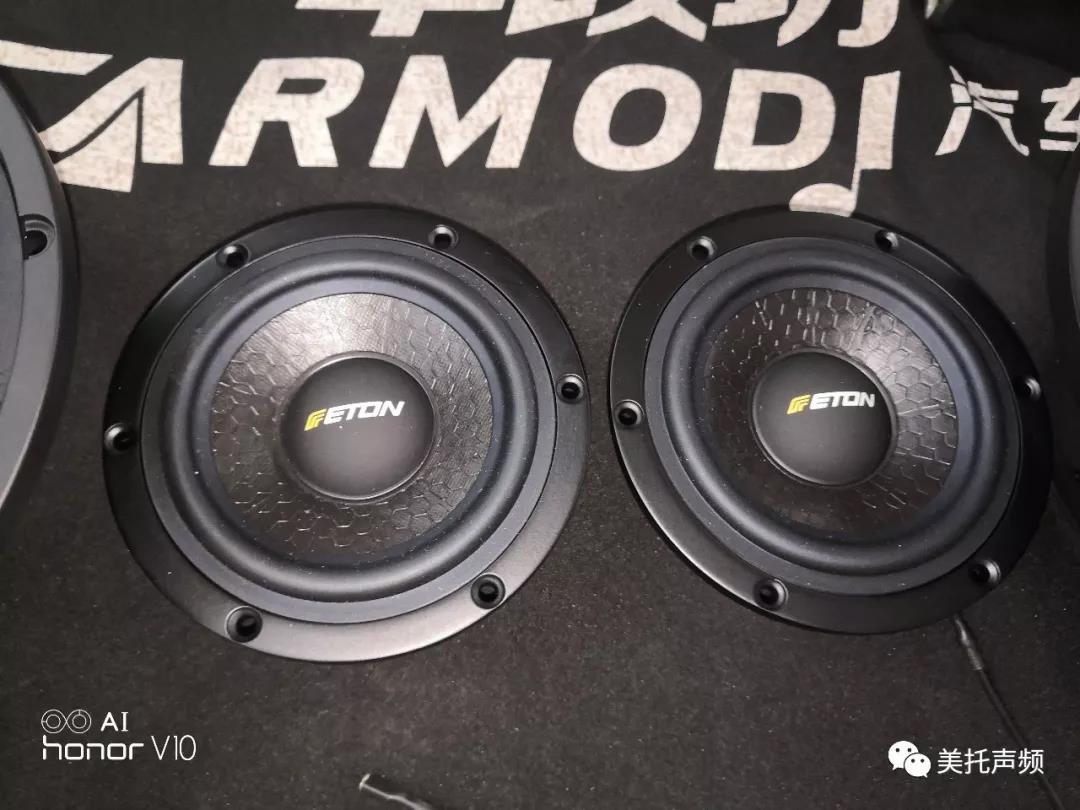 开奔驰，听音就别将就了-车改坊郑州卡卡汽车音响店奔驰E300音响升级德国ETON