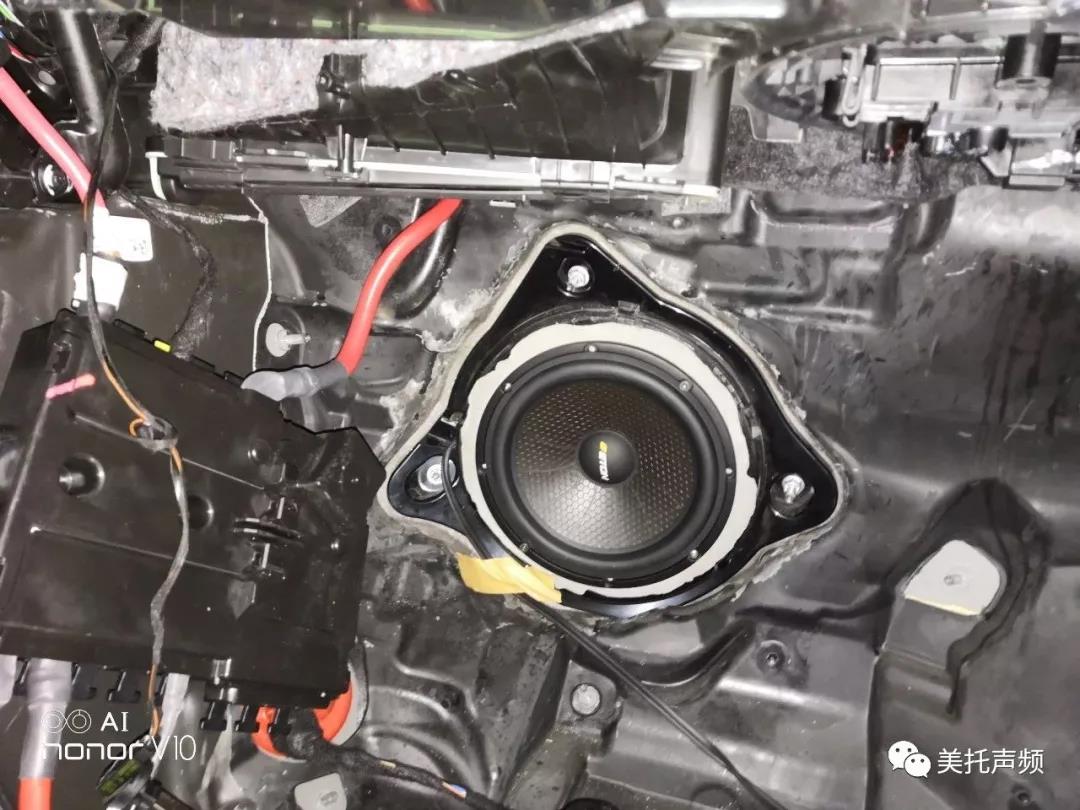 开奔驰，听音就别将就了-车改坊郑州卡卡汽车音响店奔驰E300音响升级德国ETON