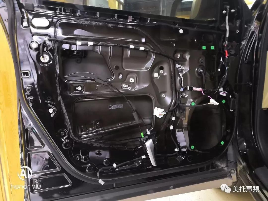 音乐同行，惬意满满-车改坊郑州卡卡汽车音响店汉兰达音响升级美国BKELL