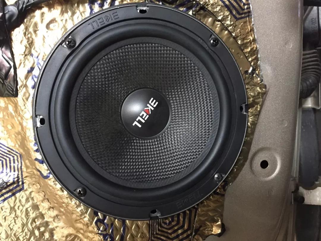 换一套音响很值！-车改坊郑州卡卡汽车音响店荣威汽车音响升级美国BKELL