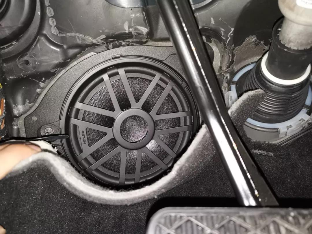 高档车改装难度高怎么办？专车专用带你华丽逆袭