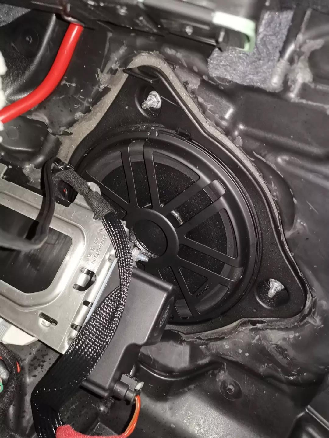 高档车改装难度高怎么办？专车专用带你华丽逆袭