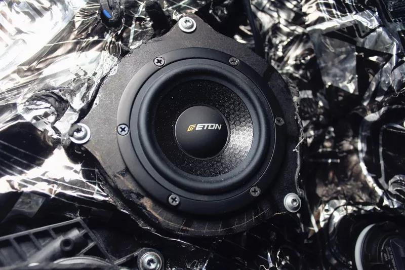 什么？宝马原车音响系统竟没高音！一睹宝马5系改装现场