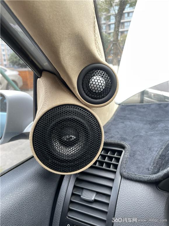 大众高尔夫汽车音响发烧改装 正力車福加意大利TEC传递靓声