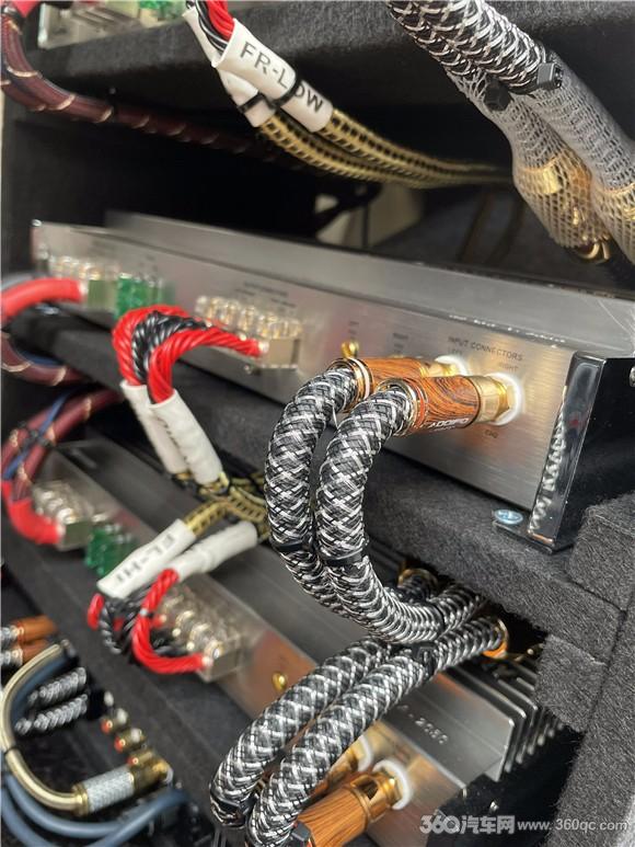 大众高尔夫汽车音响发烧改装 正力車福加意大利TEC传递靓声