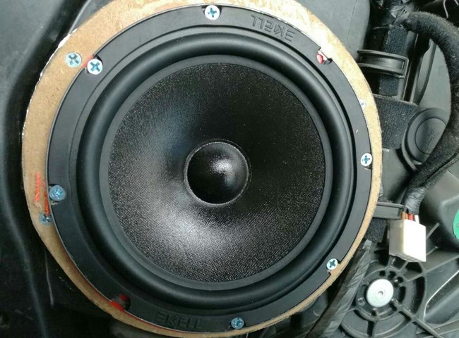 与有荣焉 车改坊汽车影音连锁现代朗动改装霸克