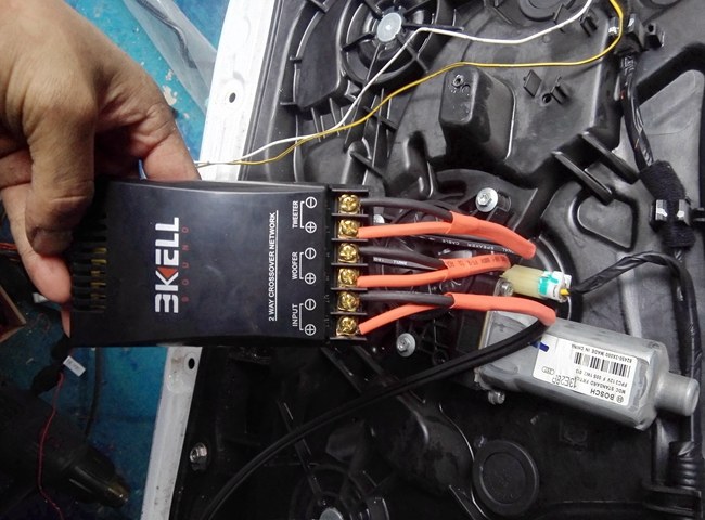 与有荣焉 车改坊汽车影音连锁现代朗动改装霸克