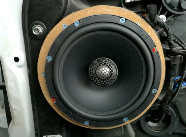 与有荣焉 车改坊汽车影音连锁现代朗动改装霸克