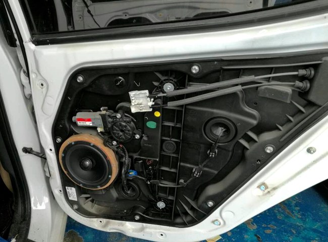 与有荣焉 车改坊汽车影音连锁现代朗动改装霸克