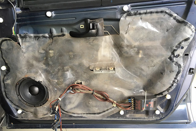 忘年之交 车改坊汽车影音连锁别克君威改装美国