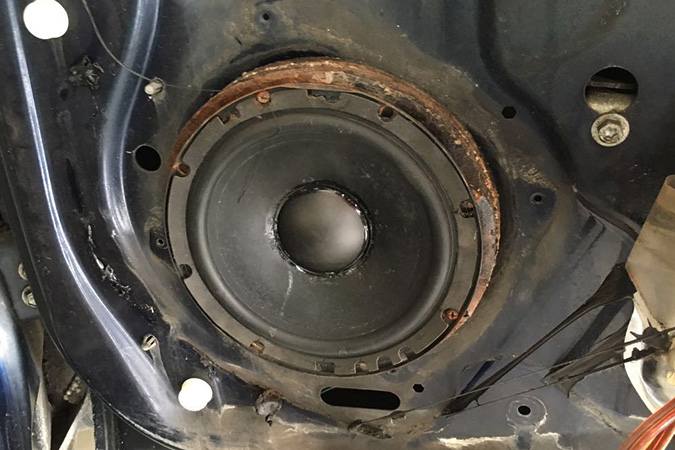 忘年之交 车改坊汽车影音连锁别克君威改装美国