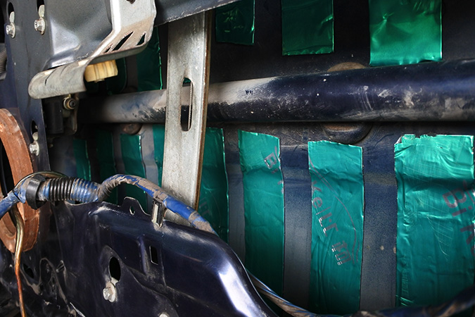 忘年之交 车改坊汽车影音连锁别克君威改装美国