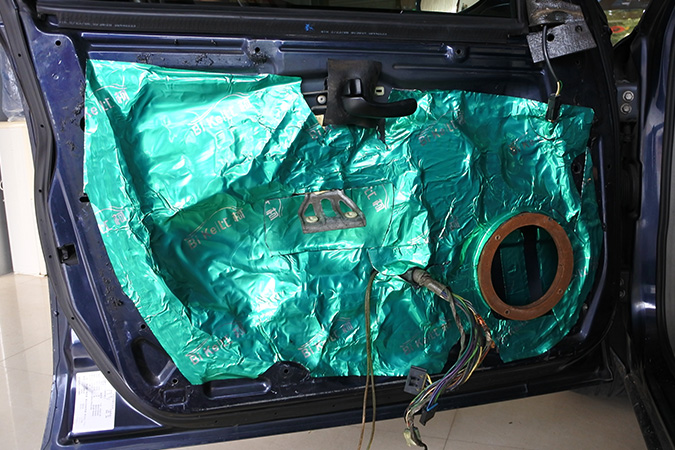 忘年之交 车改坊汽车影音连锁别克君威改装美国