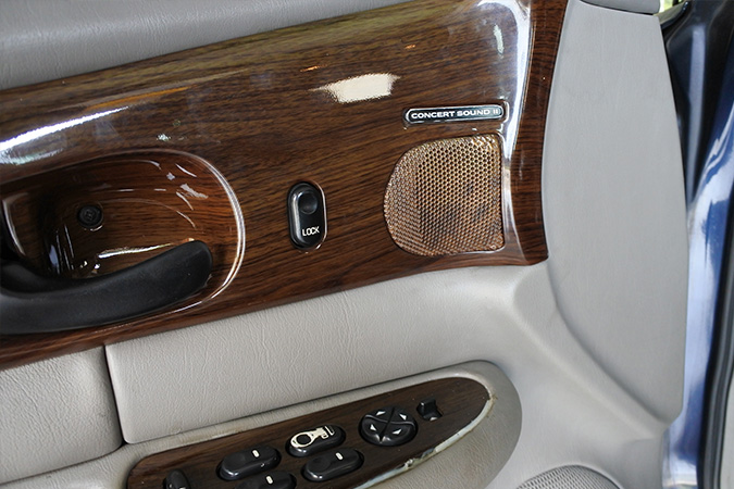 忘年之交 车改坊汽车影音连锁别克君威改装美国