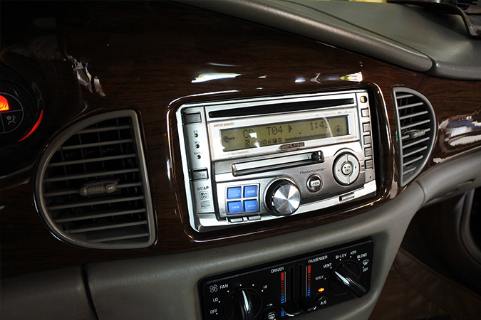 忘年之交 车改坊汽车影音连锁别克君威改装美国