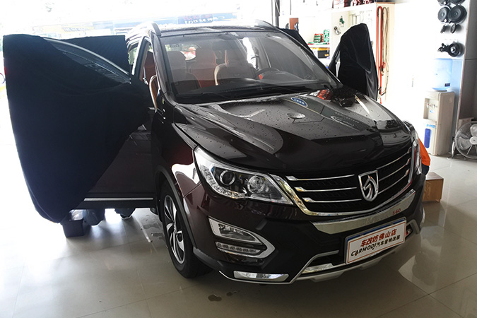 声音很震撼 车改坊汽车影音连锁宝骏560改装TEC、