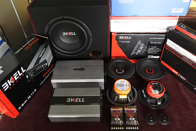 声音很震撼 车改坊汽车影音连锁宝骏560改装TEC、