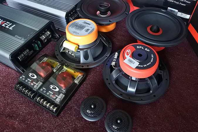 声音很震撼 车改坊汽车影音连锁宝骏560改装TEC、