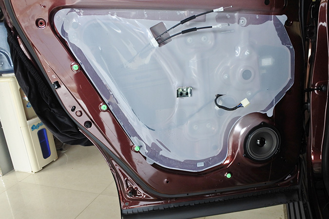 声音很震撼 车改坊汽车影音连锁宝骏560改装TEC、