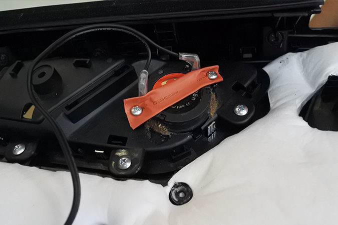 声音很震撼 车改坊汽车影音连锁宝骏560改装TEC、