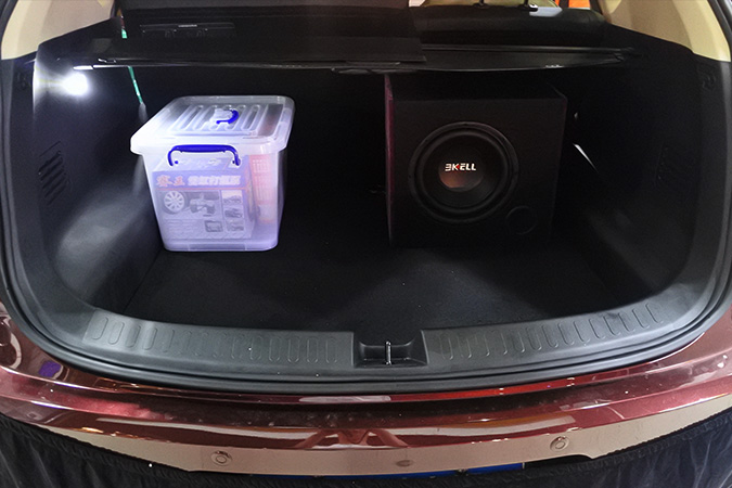 声音很震撼 车改坊汽车影音连锁宝骏560改装TEC、