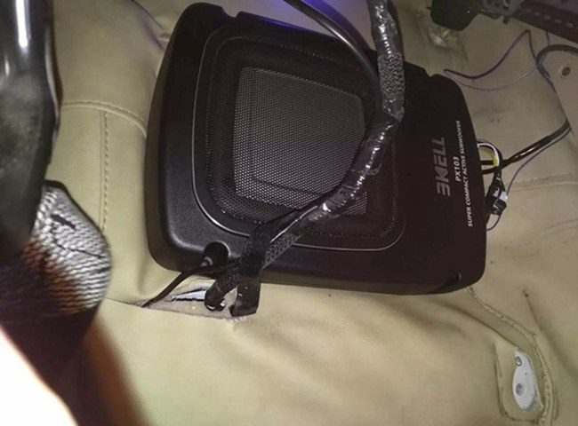 好好照顾 车改坊汽车影音连锁丰田兰德酷路泽改