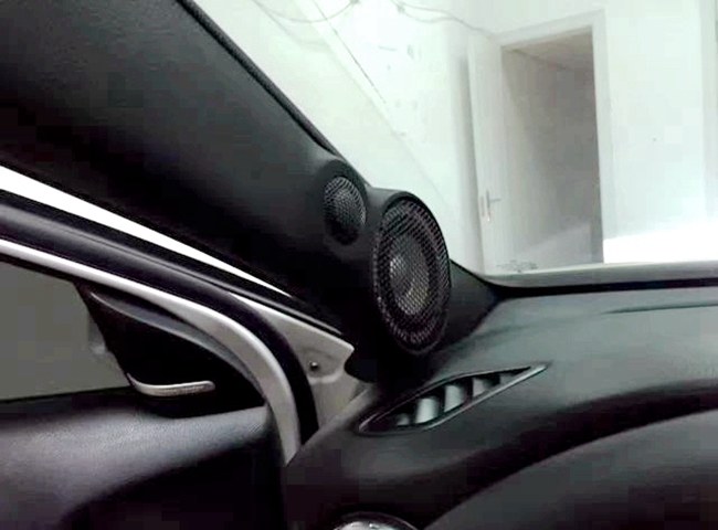 大系统才够浪 车改坊汽车影音连锁奔驰GLA200改装