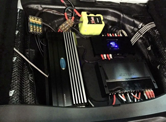 大系统才够浪 车改坊汽车影音连锁奔驰GLA200改装