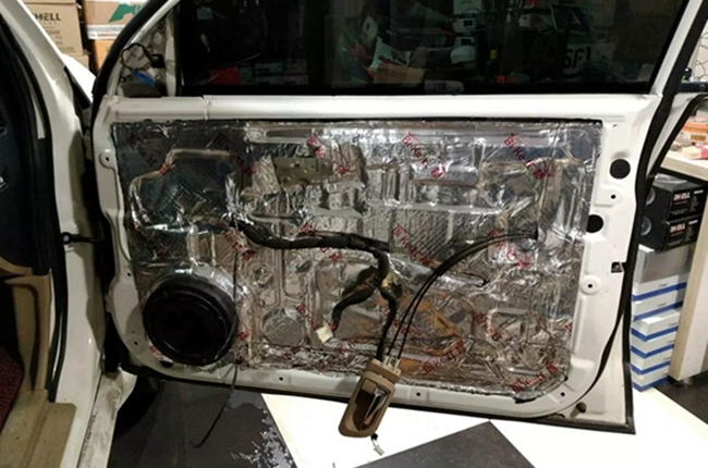 与你同乐 车改坊汽车影音连锁哈弗H5改装美国霸