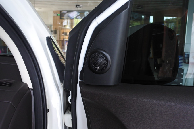 2180套餐温度不减 车改坊汽车影音连锁本田CRV改装