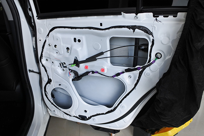 不改怎么行呢？ 车改坊汽车影音连锁丰田威驰改