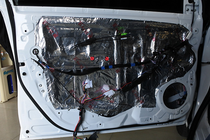 不改怎么行呢？ 车改坊汽车影音连锁丰田威驰改