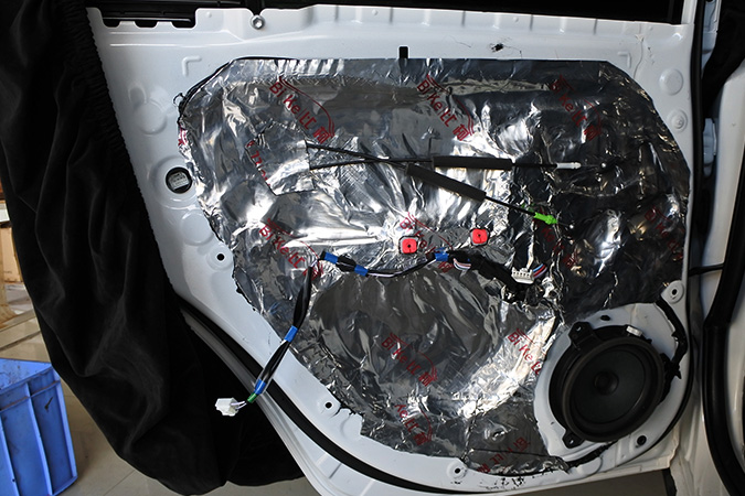 不改怎么行呢？ 车改坊汽车影音连锁丰田威驰改